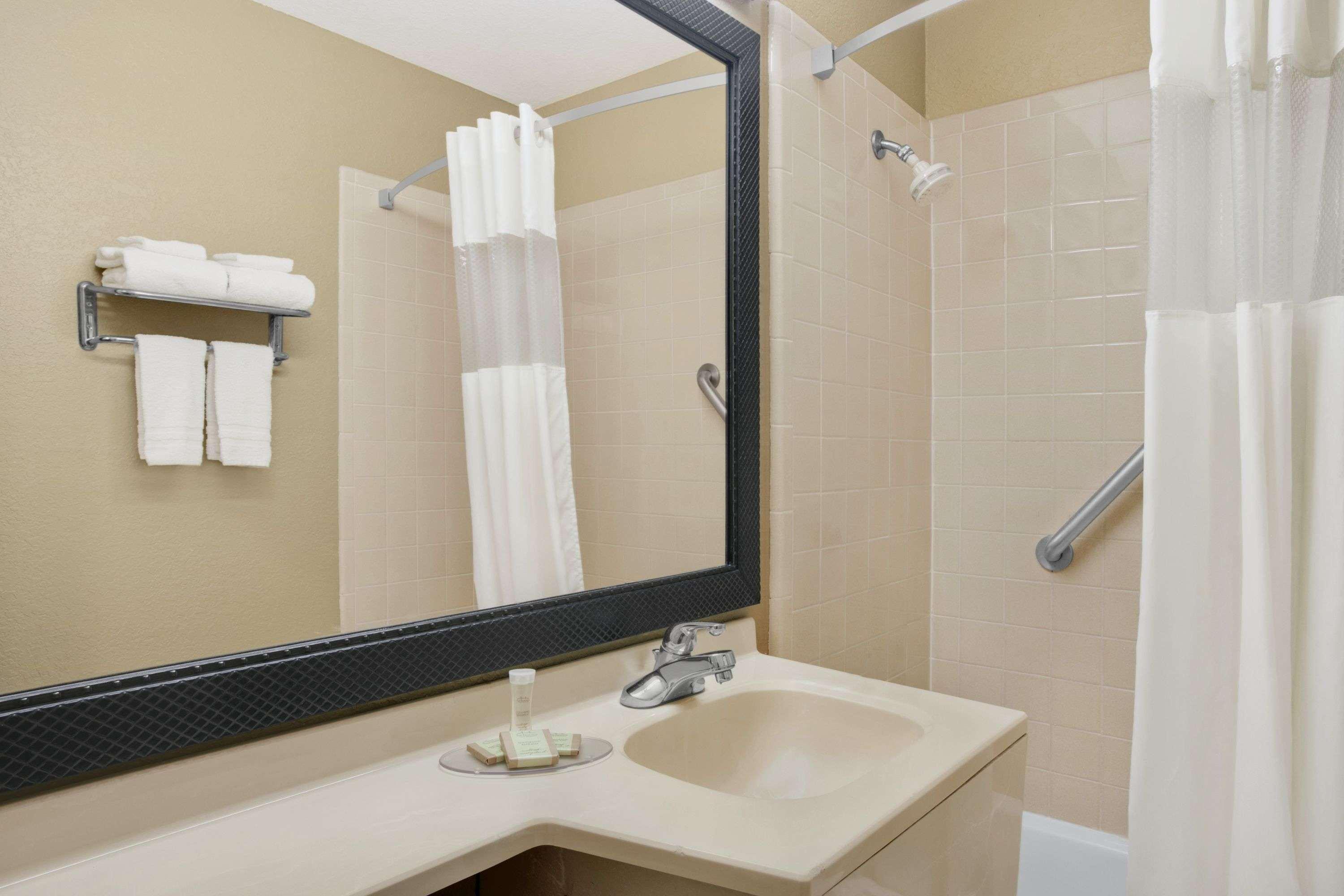 Super 8 By Wyndham Belleville St. Louis Area Zewnętrze zdjęcie