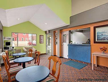 Super 8 By Wyndham Belleville St. Louis Area Zewnętrze zdjęcie