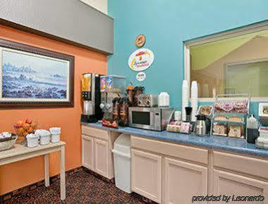 Super 8 By Wyndham Belleville St. Louis Area Zewnętrze zdjęcie
